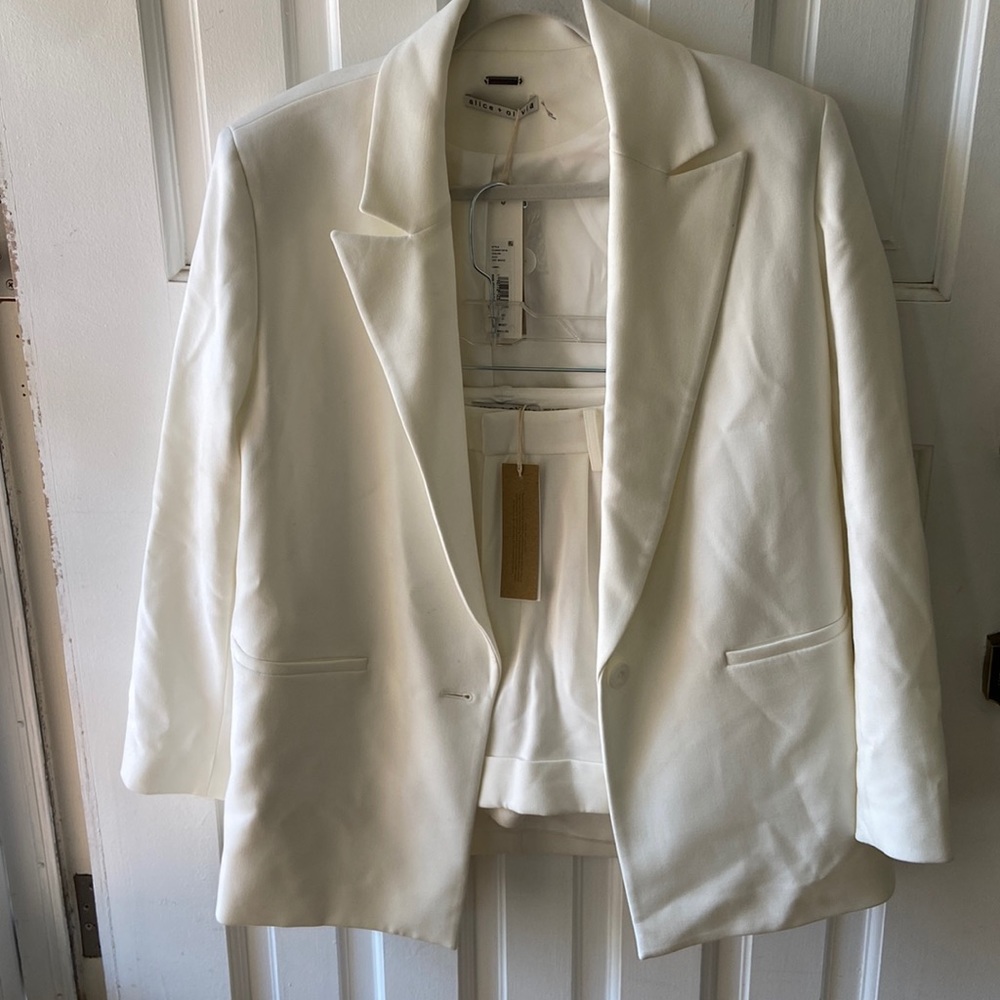 White Alice and Olivia suit set.